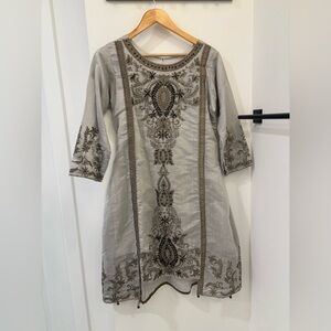 Pakistani suit dress with Cuffed 3/4 Sleeves and Crew Neck